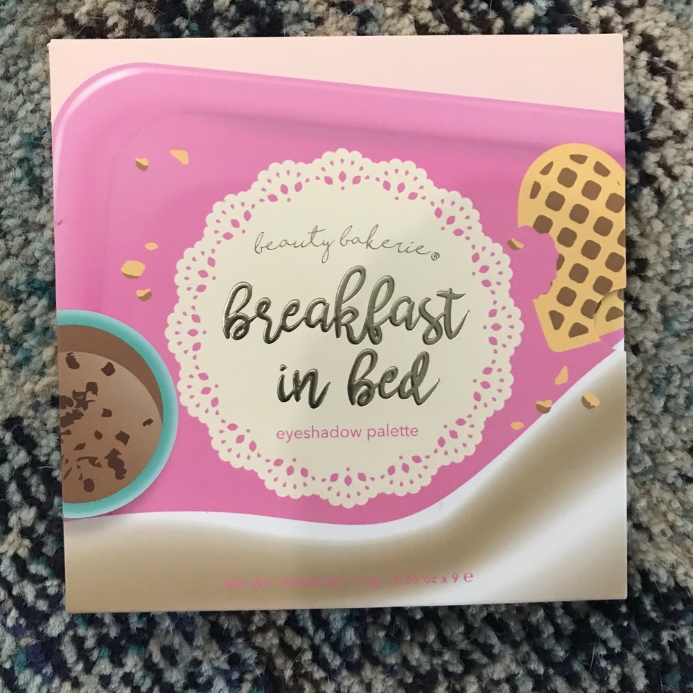 Breakfast in bed pallet